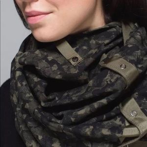 Lululemon Vinyasa Scarf